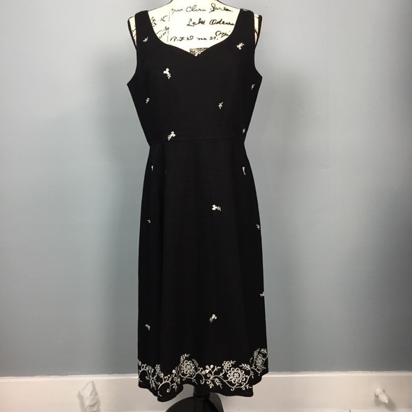 DRESSBARN Sleeveless Embroidered Linen Ble… - Picture 12 of 16